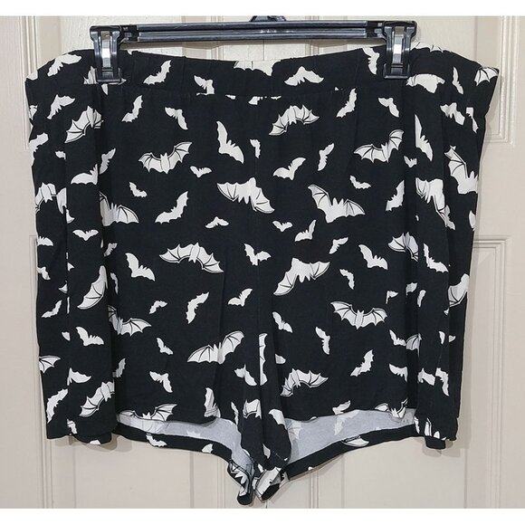 Torrid Super Soft Black Bats Graphic Sleep Shorts - Picture 3 of 4